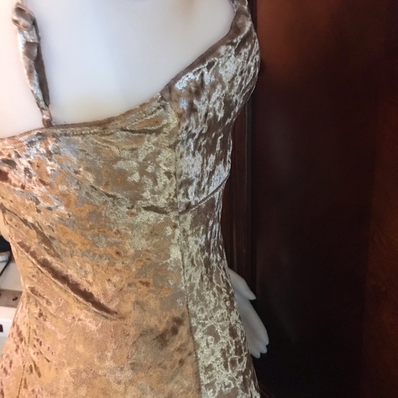 🆕 Xtaren Tan Faux Velvet Midi Dress-Lg (Junior) - Picture 3 of 6